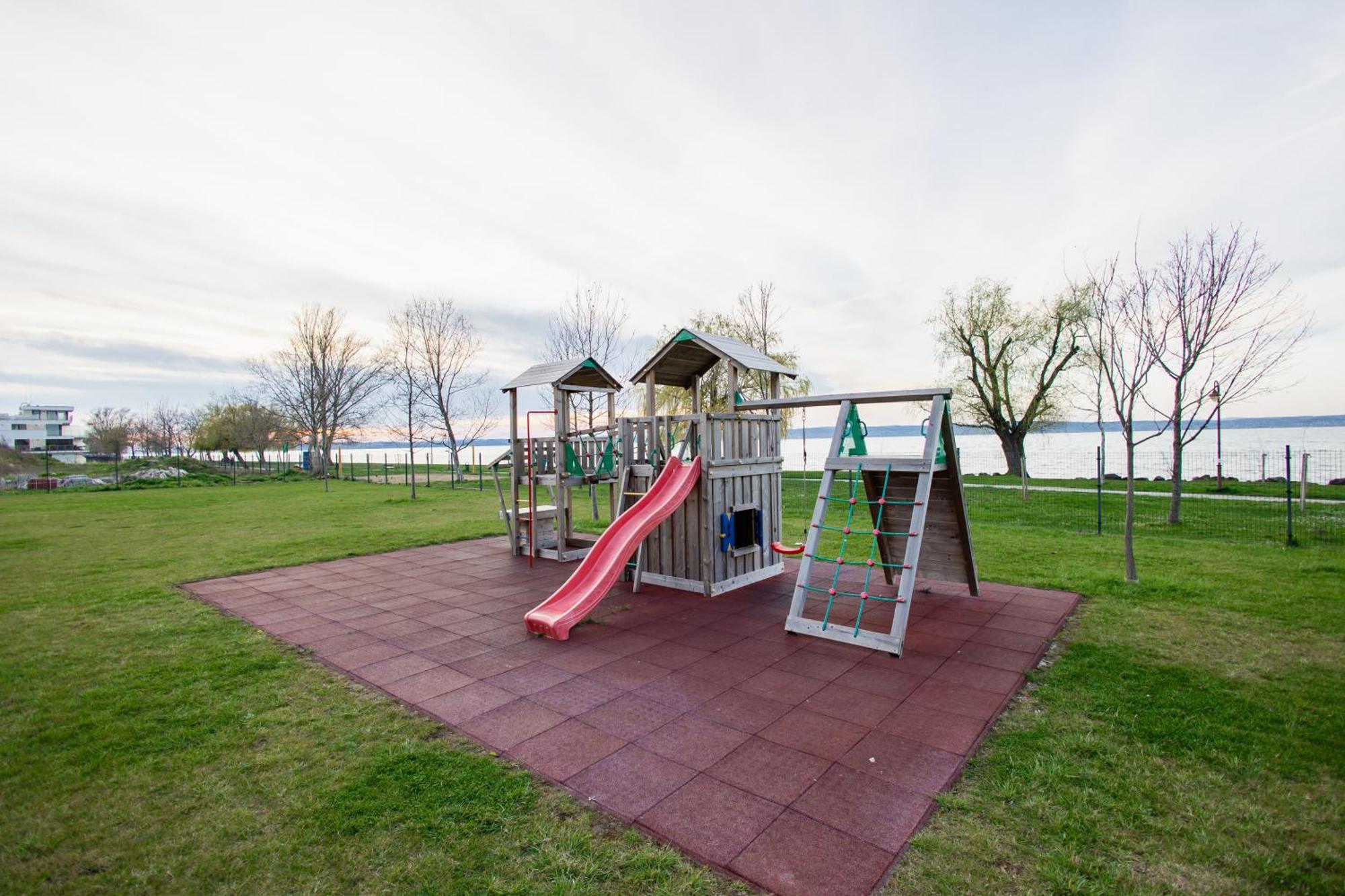 Marine Apartman By Bltn Siofok Exterior photo